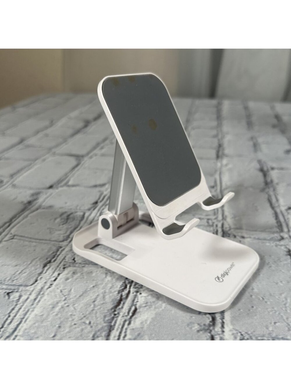 Video Call Stand For Phone By Digipower B2